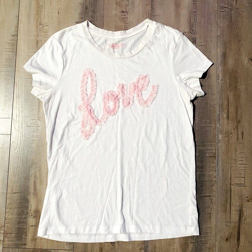 VICTORIA’S SECRET WHITE “LOVE” TEE-SHIRT💕💕